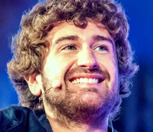 Tramite amicizia, casting per il nuovo film diretto da Alessandro Siani Alessandro Siani attore