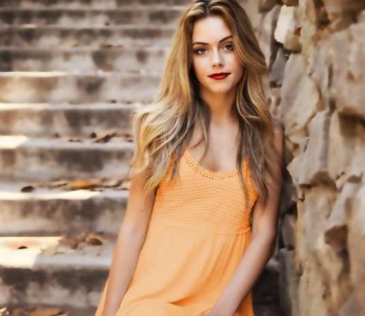 Casting a Napoli: si cercano attrici dai 20 ai 60 anni per una produzione internazionale donna modella attrice