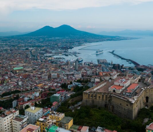 Casting in Campania, si cercano comparse maggiorenni e minorenni per il nuovo film di Paolo Sorrentino napoli campania film