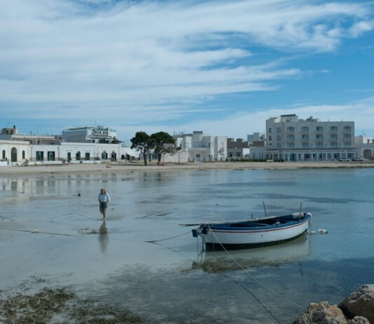 “Semplicemente, sulla luna”, si cercano uomini e donne dai 20 ai 50 anni ruoli principali Salento Puglia