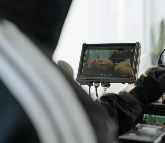 Casting per adulti e minori per un progetto cinematografico diretto da Giulio Base Casting aperti Puglia